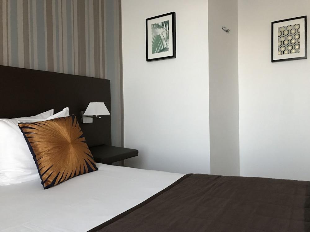 Capitaine Paoli Paris